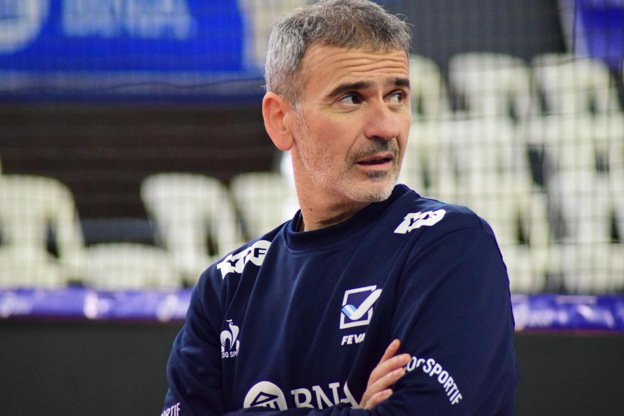 Hernán Ferraro – entrenador de vóley
